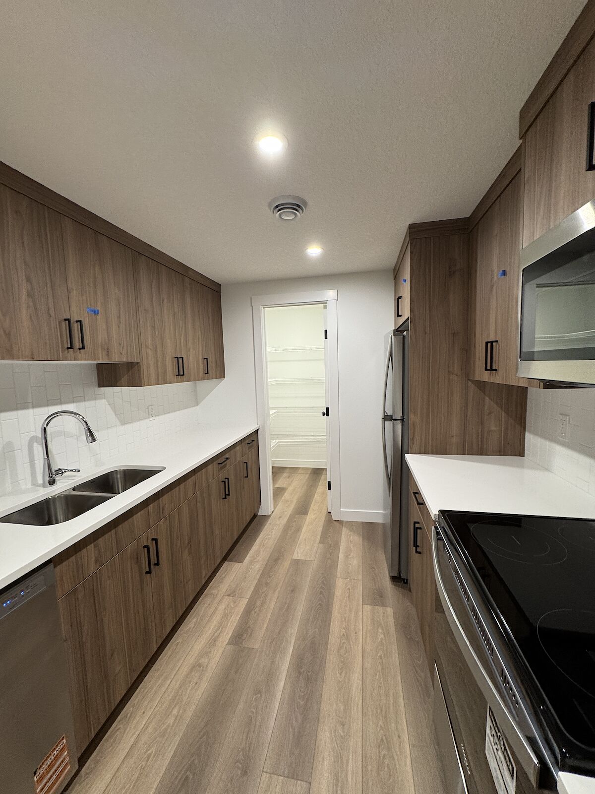 Calgary 1 bedroom Basement for rent. Property photo: 646601-1