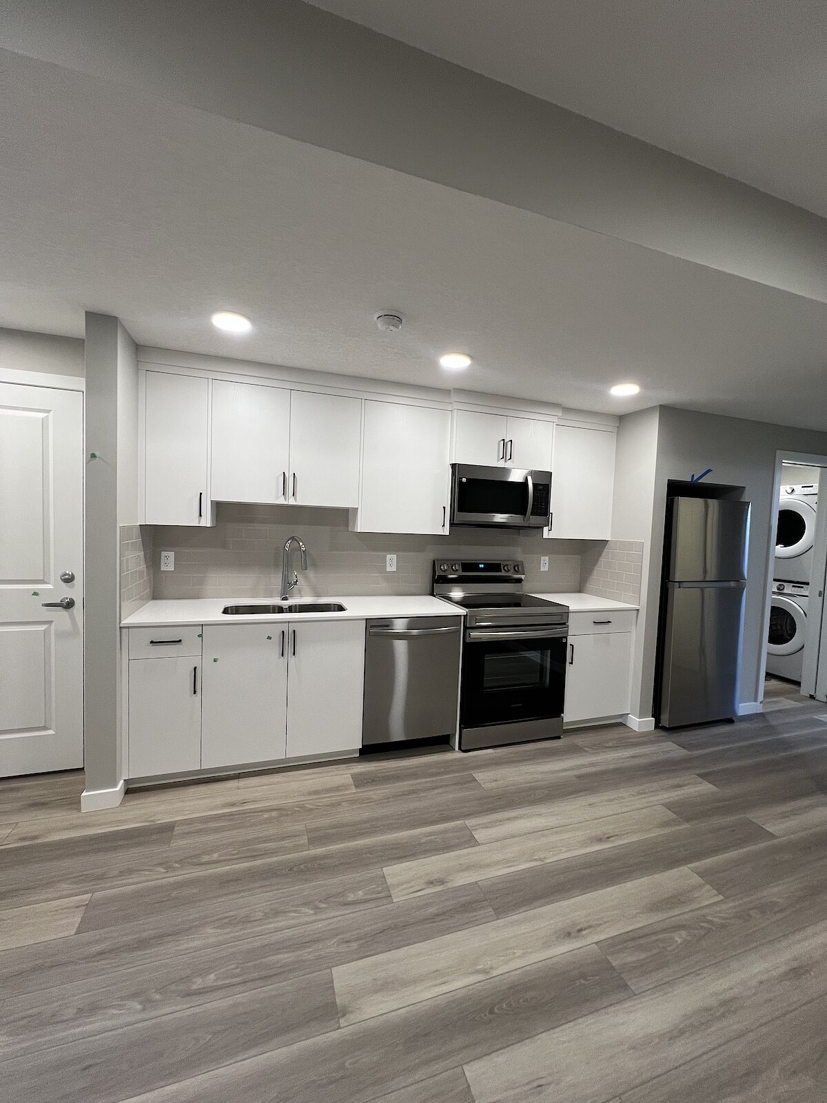 Calgary 2 bedrooms Basement for rent. Property photo: 646639-1
