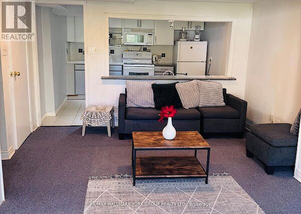 Toronto 1 bedroom House for rent. Property photo: 646670-3
