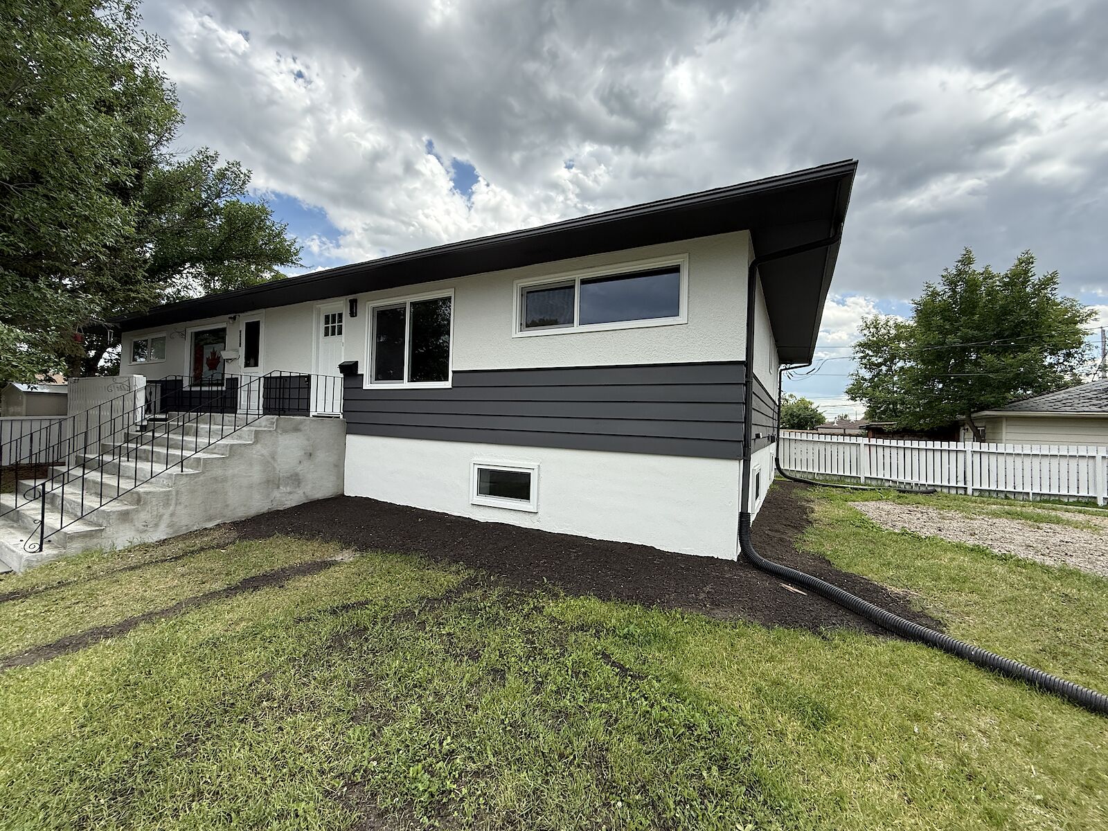 Calgary 2 bedrooms Main Floor for rent. Property photo: 646707-1