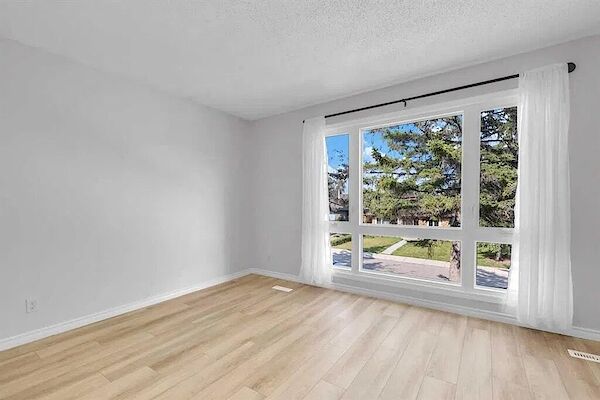 Calgary 2 bedrooms Main Floor for rent. Property photo: 646736-2
