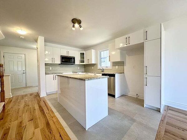 Rockland 3 bedrooms Townhouse for rent. Property photo: 646775-3