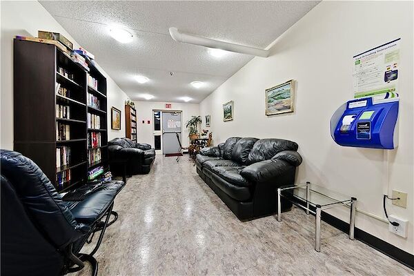 Calgary 2 bedrooms Condo Unit for rent. Property photo: 646799-3