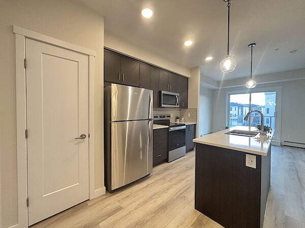 Calgary 1 bedroom Condo Unit for rent. Property photo: 646802-3