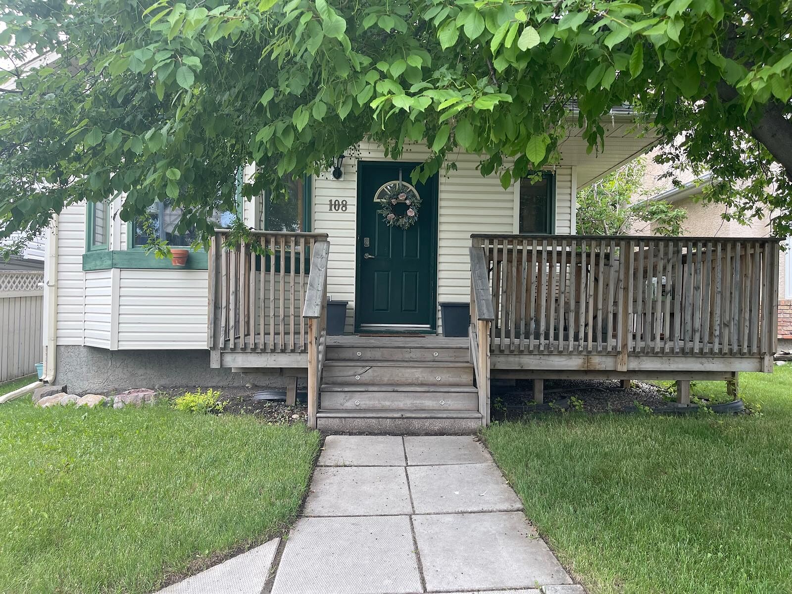 Calgary 4 bedrooms House for rent. Property photo: 646833-1