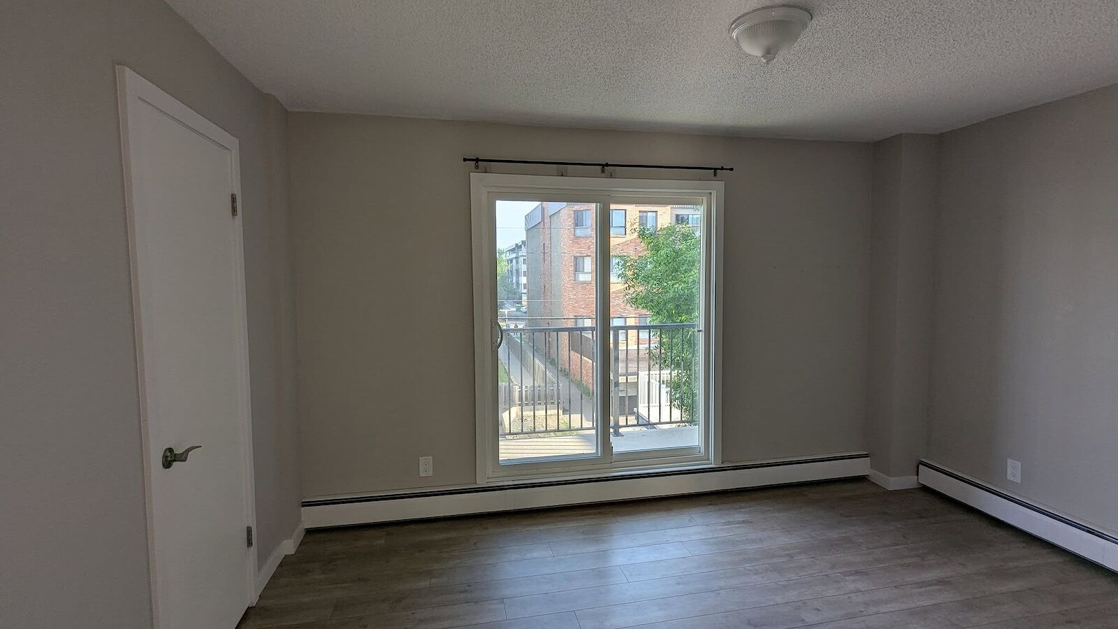 Master+bedroom Calgary 2 bedrooms Condo Unit for rent. Property photo: 646837-1