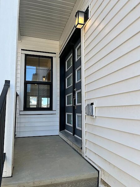 Calgary 4 bedrooms House for rent. Property photo: 646900-2
