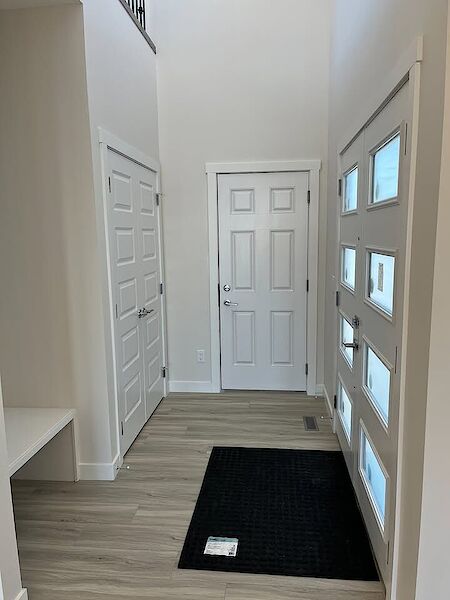 Calgary 4 bedrooms House for rent. Property photo: 646900-3