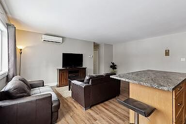 Deep River 2 bedrooms Condo Unit for rent. Property photo: 646944-3