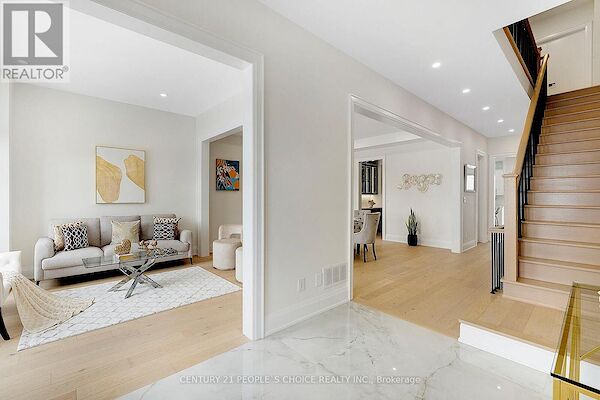 Brampton 5 bedrooms House for rent. Property photo: 646976-3