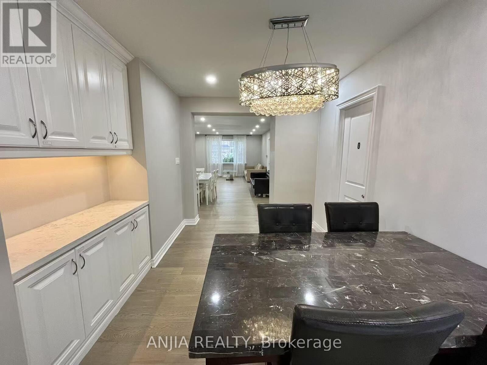 Toronto 2 bedrooms Apartment for rent. Property photo: 647004-1