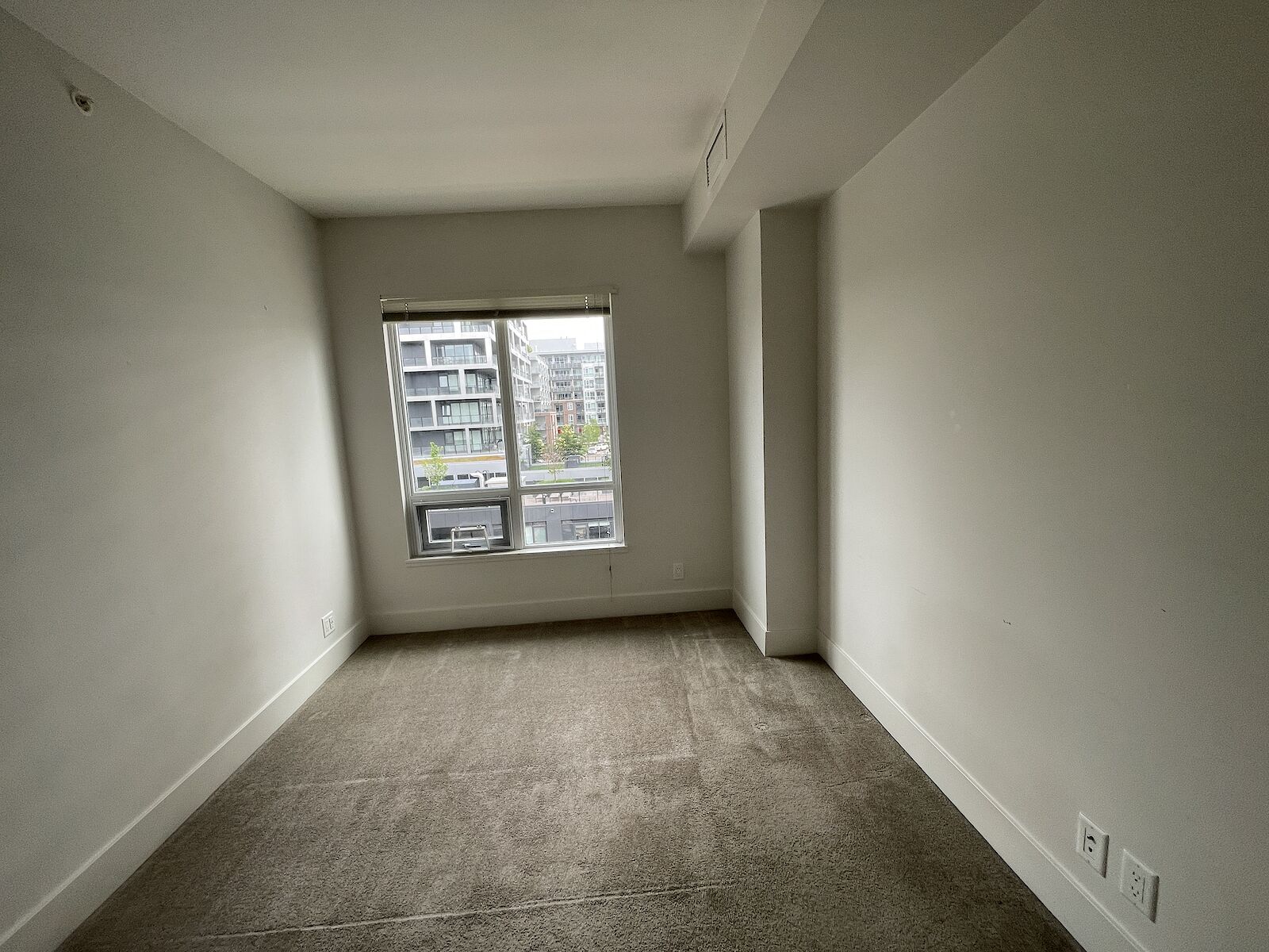 Calgary 2 bedrooms Condo Unit for rent. Property photo: 647009-1