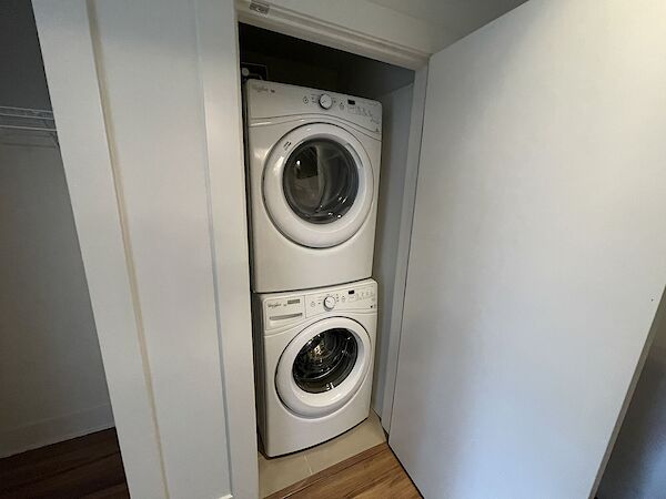 Calgary 2 bedrooms Condo Unit for rent. Property photo: 647009-3