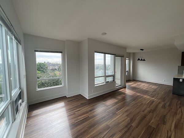 Calgary 2 bedrooms Condo Unit for rent. Property photo: 647009-2