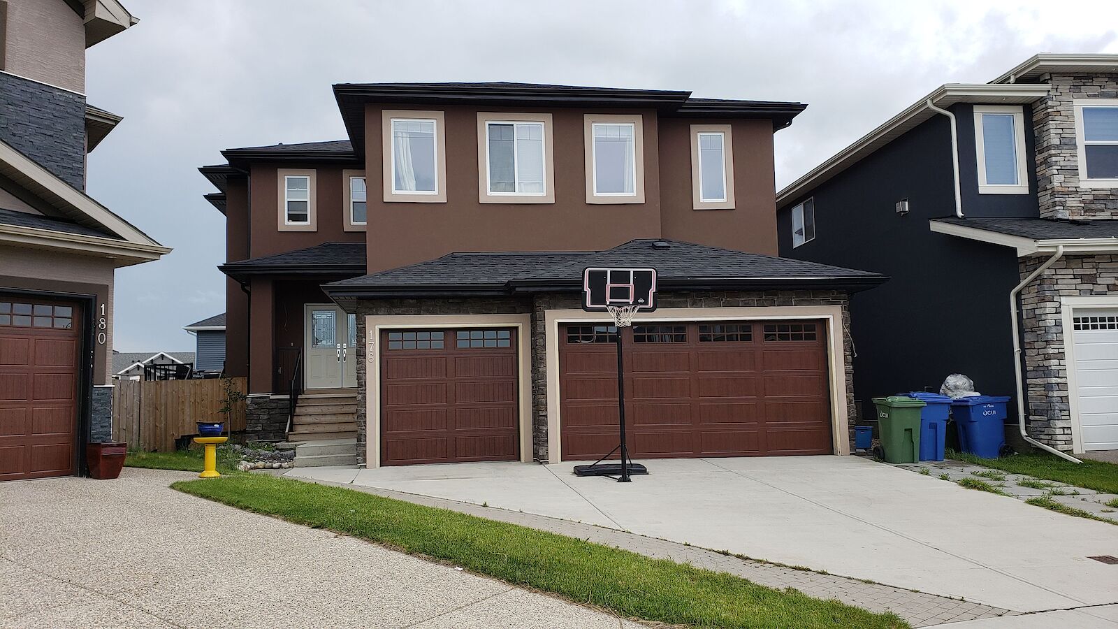Chestermere 4 bedrooms House for rent. Property photo: 647011-1