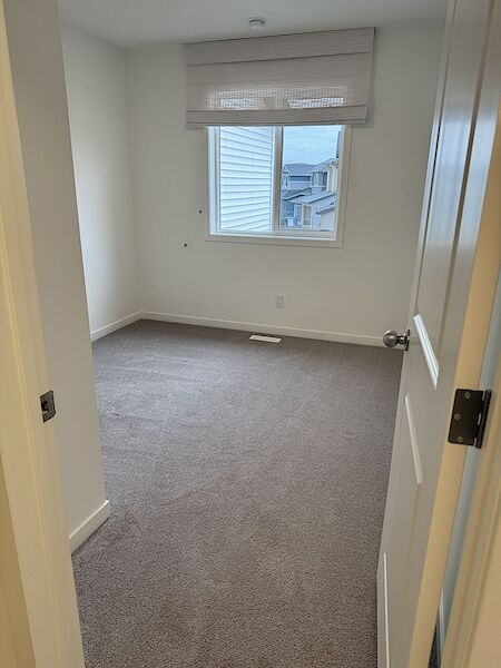 Calgary 3 bedrooms Duplex for rent. Property photo: 647054-3