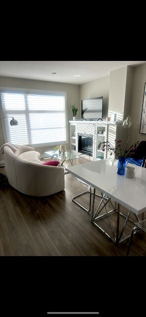 Calgary 3 bedrooms Room For Rent for rent. Property photo: 647093-1