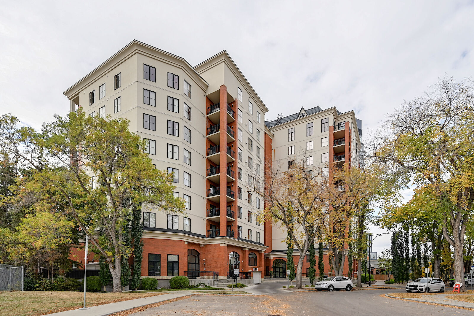 Edmonton 2 bedrooms Condo Unit for rent. Property photo: 647142-1