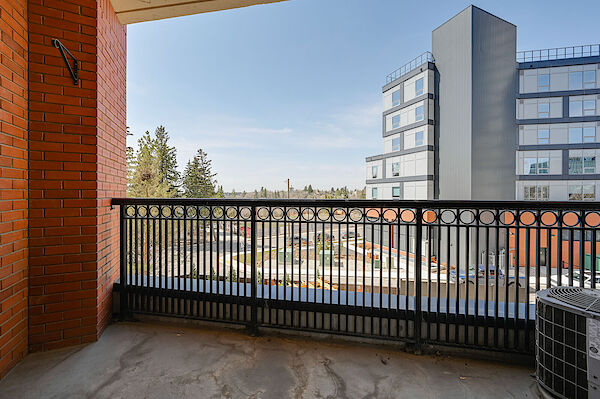 Edmonton 2 bedrooms Condo Unit for rent. Property photo: 647142-2