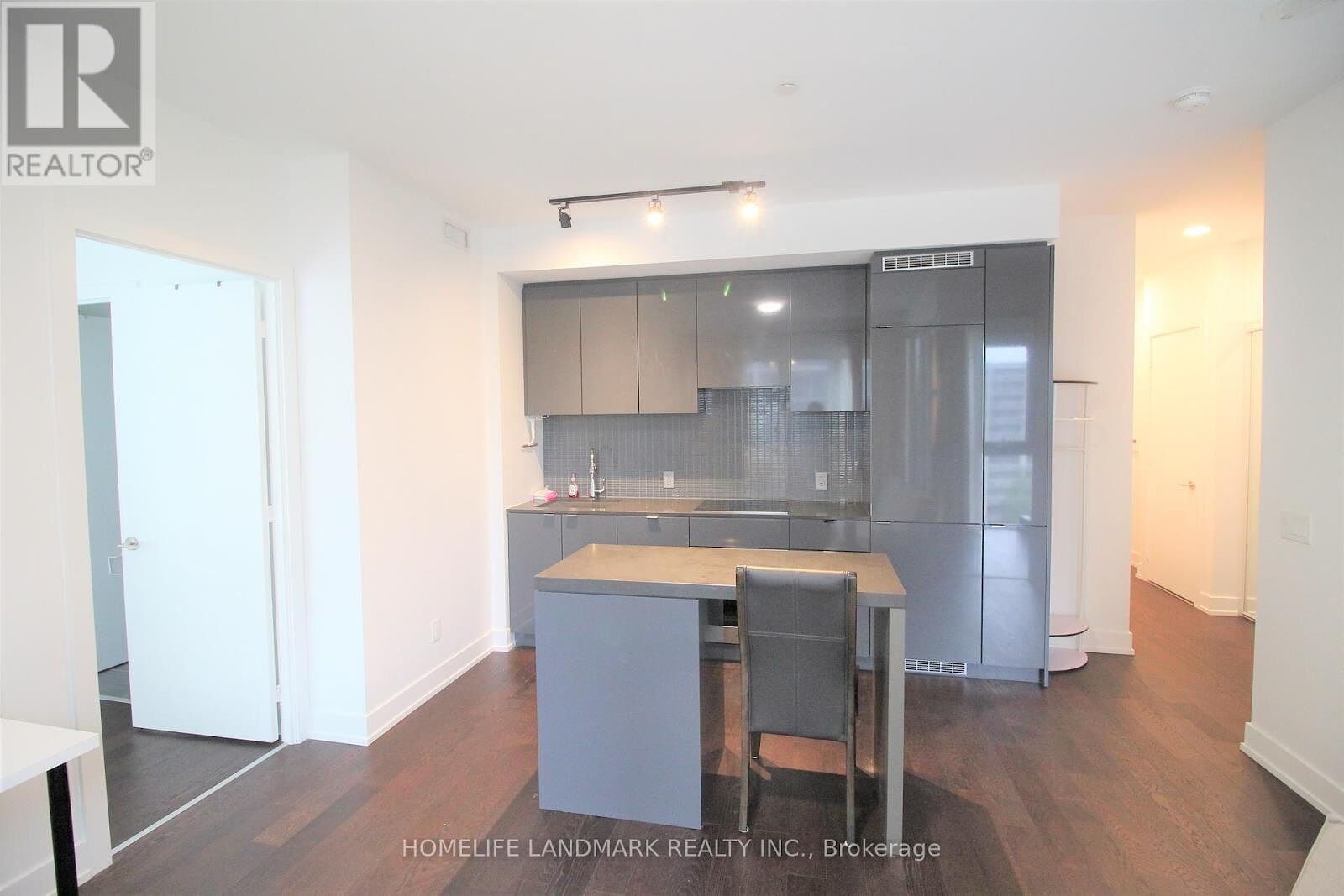 Toronto 2 bedrooms Apartment for rent. Property photo: 647150-1