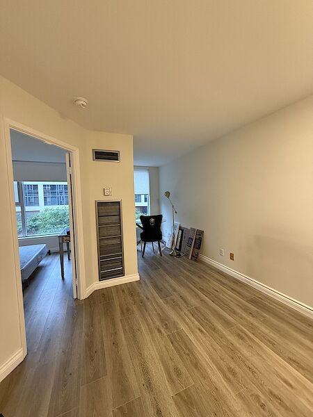 Toronto 1 bedroom Condo Unit for rent. Property photo: 647222-3