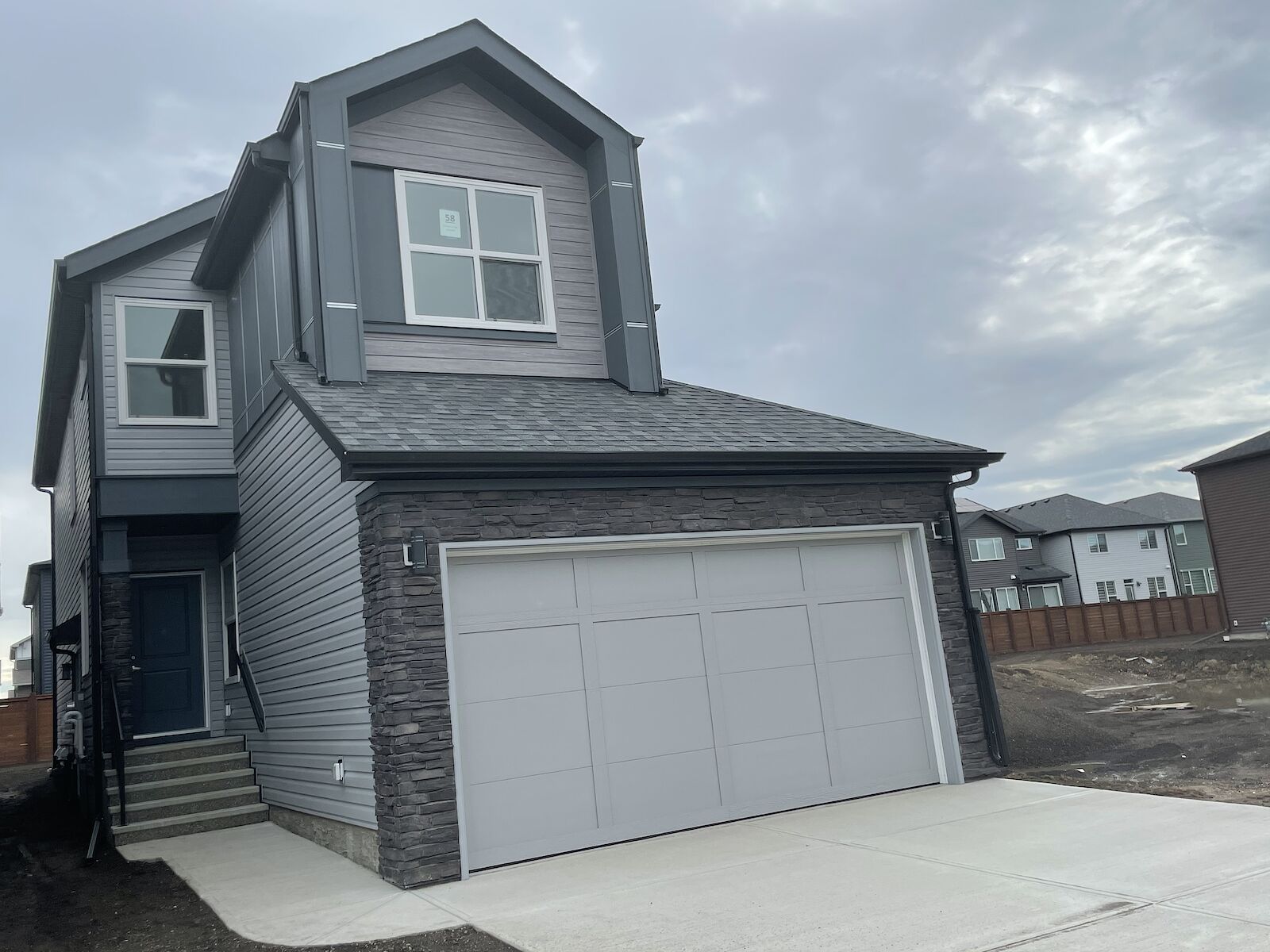 Calgary 4 bedrooms House for rent. Property photo: 647223-1