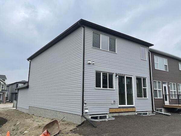 Calgary 4 bedrooms House for rent. Property photo: 647223-3
