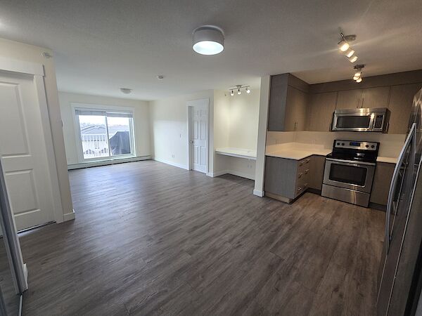 Living+Room+Office+Space+Kitchen Calgary 2 bedrooms Condo Unit for rent. Property photo: 647231-3