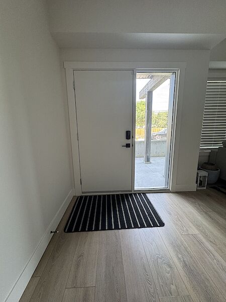 Lake Country 3 + Den bedrooms Townhouse for rent. Property photo: 647247-2