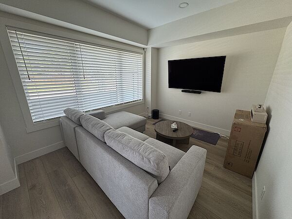 Lake Country 3 + Den bedrooms Townhouse for rent. Property photo: 647247-3
