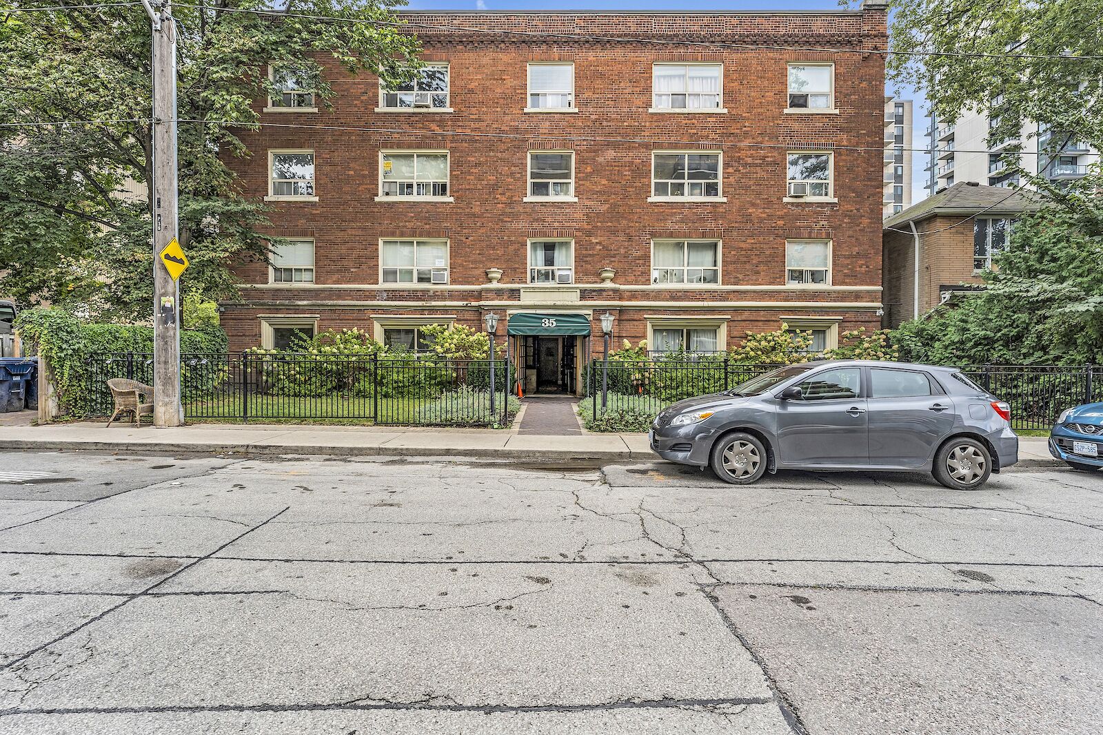 Toronto 2 bedrooms Condo Unit for rent. Property photo: 647269-1