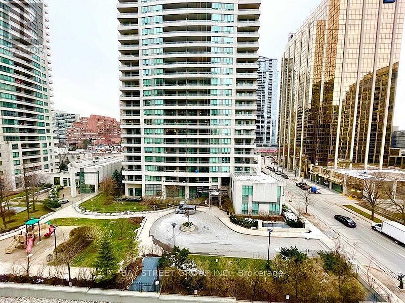 Toronto 2 bedrooms Apartment for rent. Property photo: 647303-1