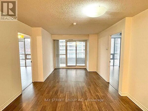 Toronto 2 bedrooms Apartment for rent. Property photo: 647303-3
