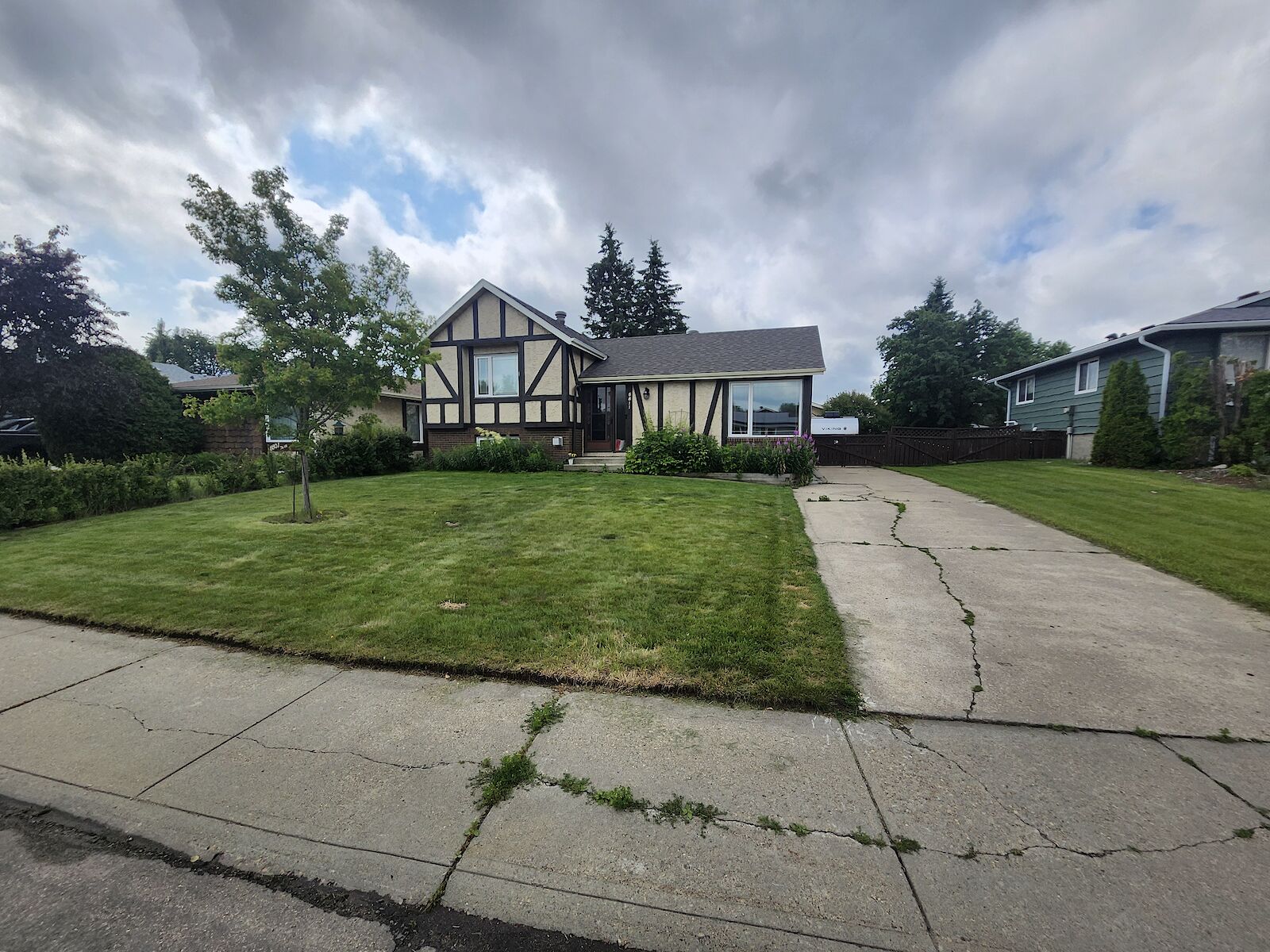 Edmonton 3 bedrooms House for rent. Property photo: 647329-1