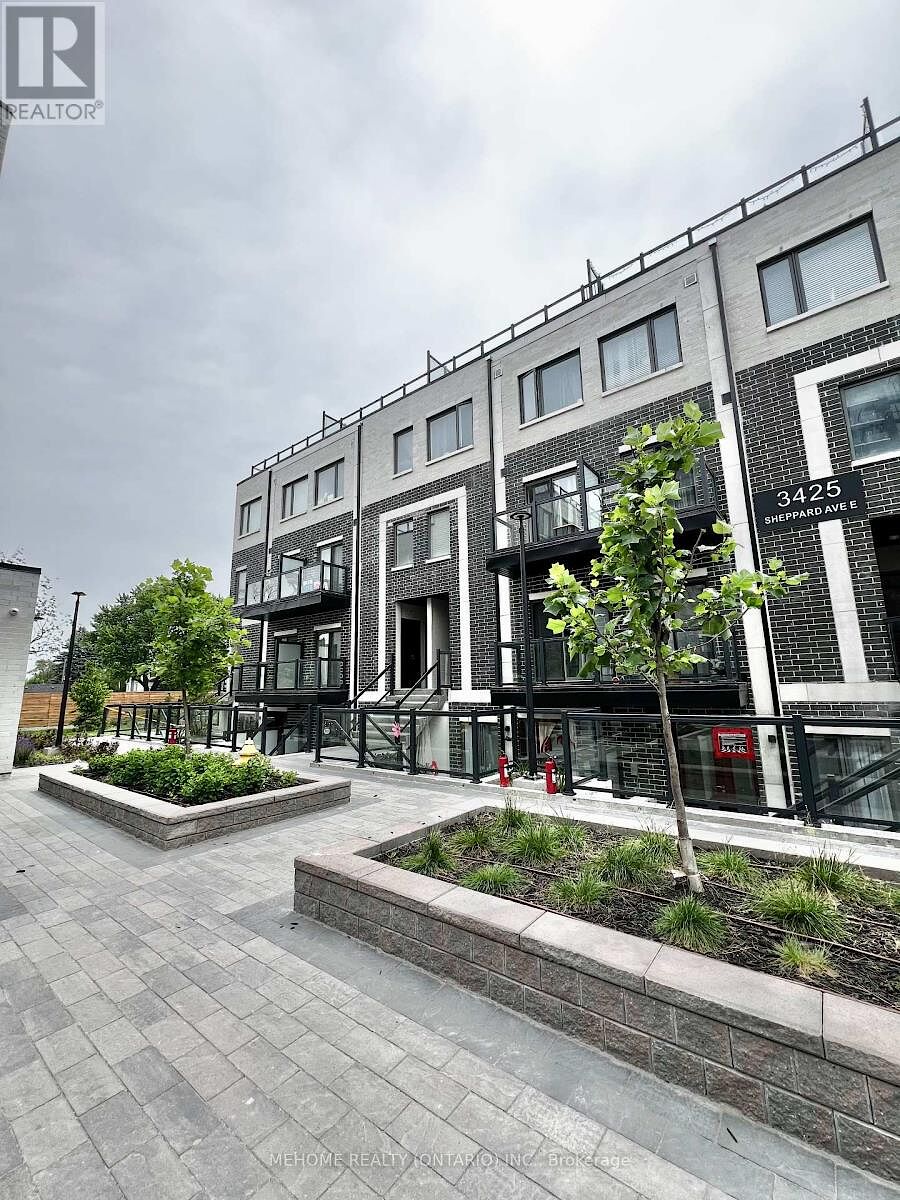Toronto 2 bedrooms Townhouse for rent. Property photo: 647338-1