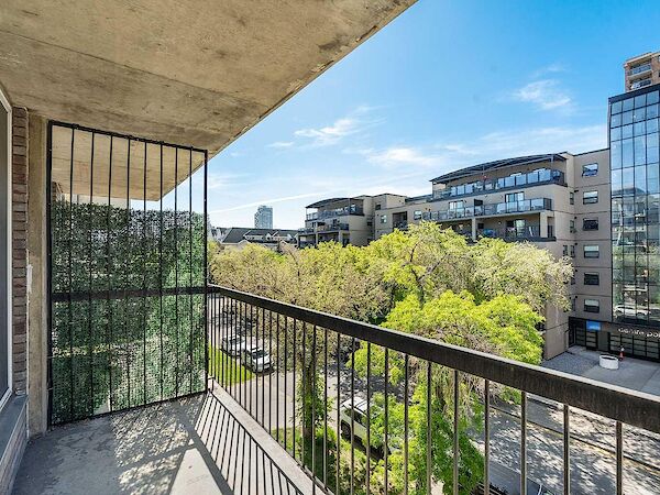Calgary 1 bedroom Condo Unit for rent. Property photo: 647360-2