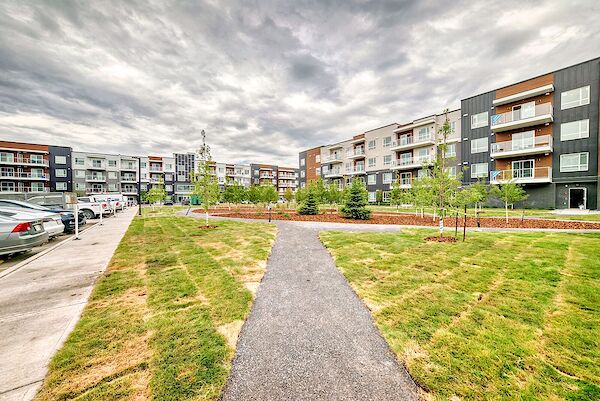 Calgary 2 bedrooms Condo Unit for rent. Property photo: 647403-2