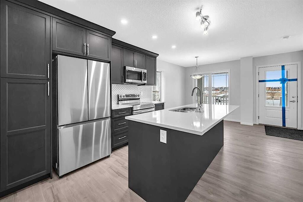 Calgary 3 bedrooms Townhouse for rent. Property photo: 647424-1