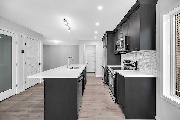 Calgary 3 bedrooms Townhouse for rent. Property photo: 647424-2