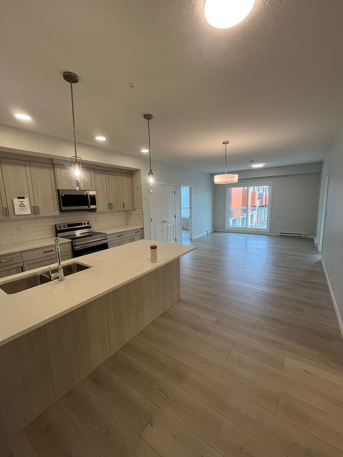 Calgary 2 bedrooms Condo Unit for rent. Property photo: 647440-1