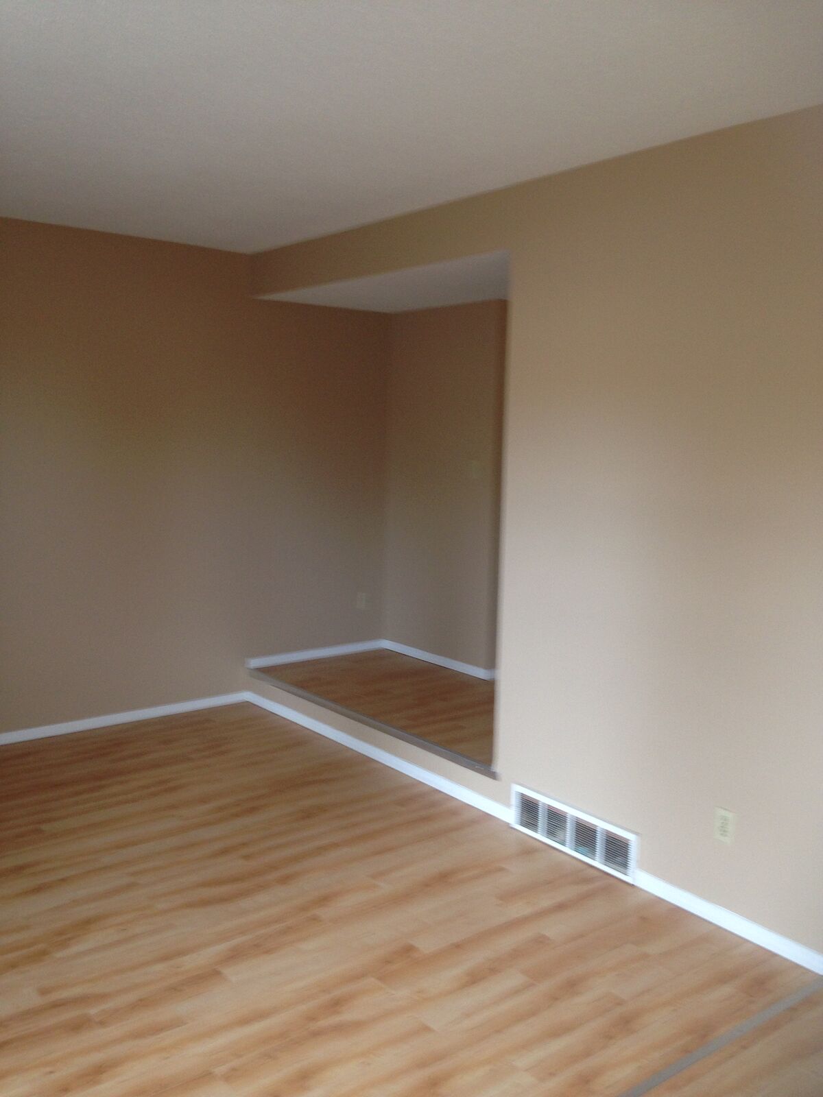 Edmonton 3 bedrooms Townhouse for rent. Property photo: 647447-1