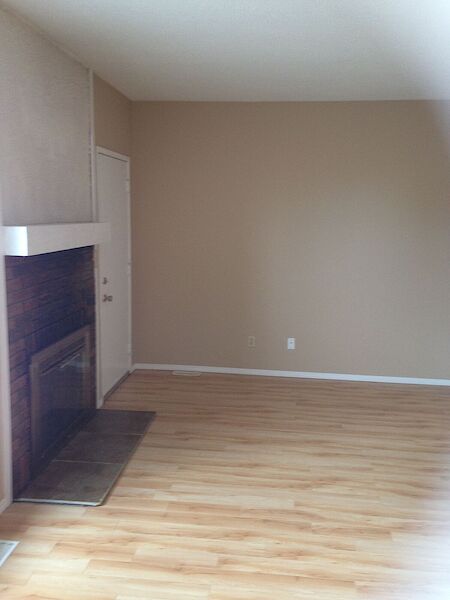 Edmonton 3 bedrooms Townhouse for rent. Property photo: 647447-2