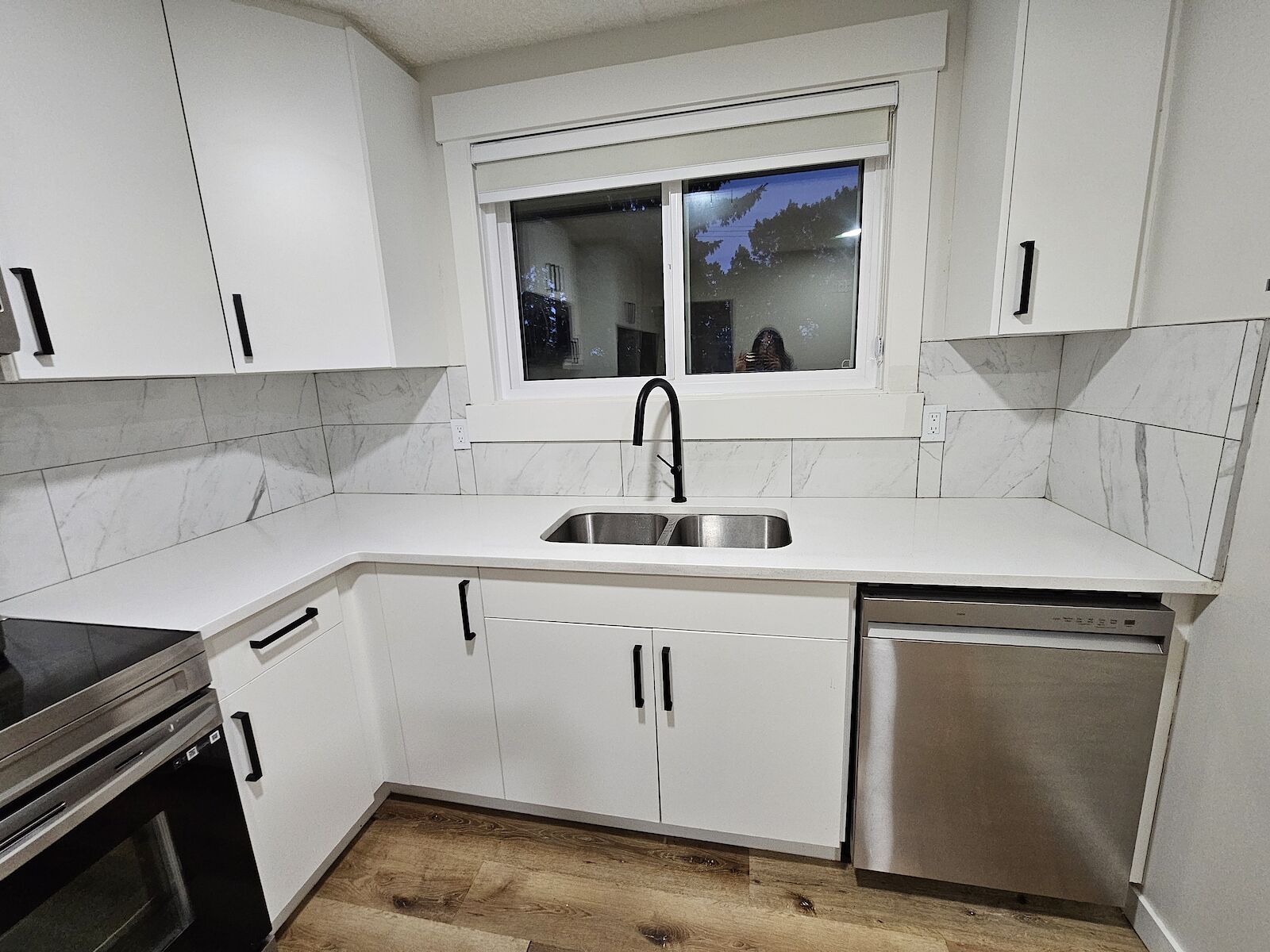 Edmonton 3 bedrooms Main Floor for rent. Property photo: 647485-1