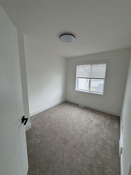 Edmonton 3 bedrooms House for rent. Property photo: 647489-3