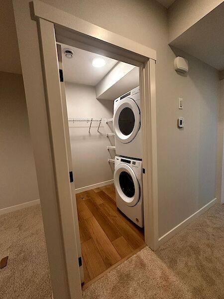 Calgary 2 bedrooms Basement for rent. Property photo: 647550-2