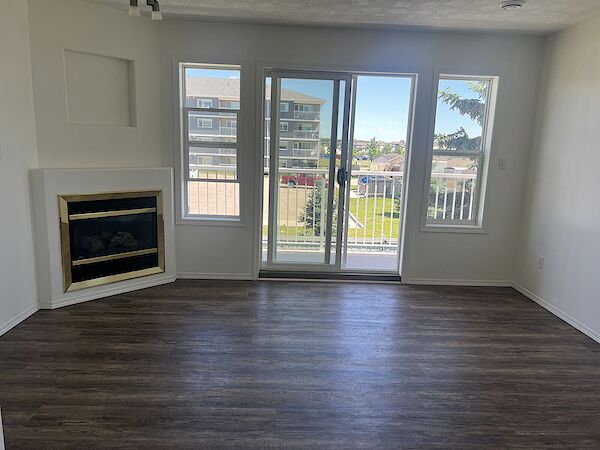 Stony Plain 2 bedrooms Condo Unit for rent. Property photo: 647564-2