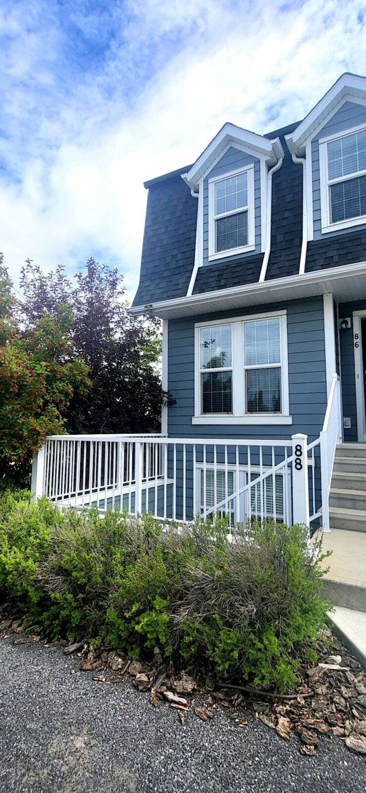 Calgary 2 bedrooms Townhouse for rent. Property photo: 647681-1
