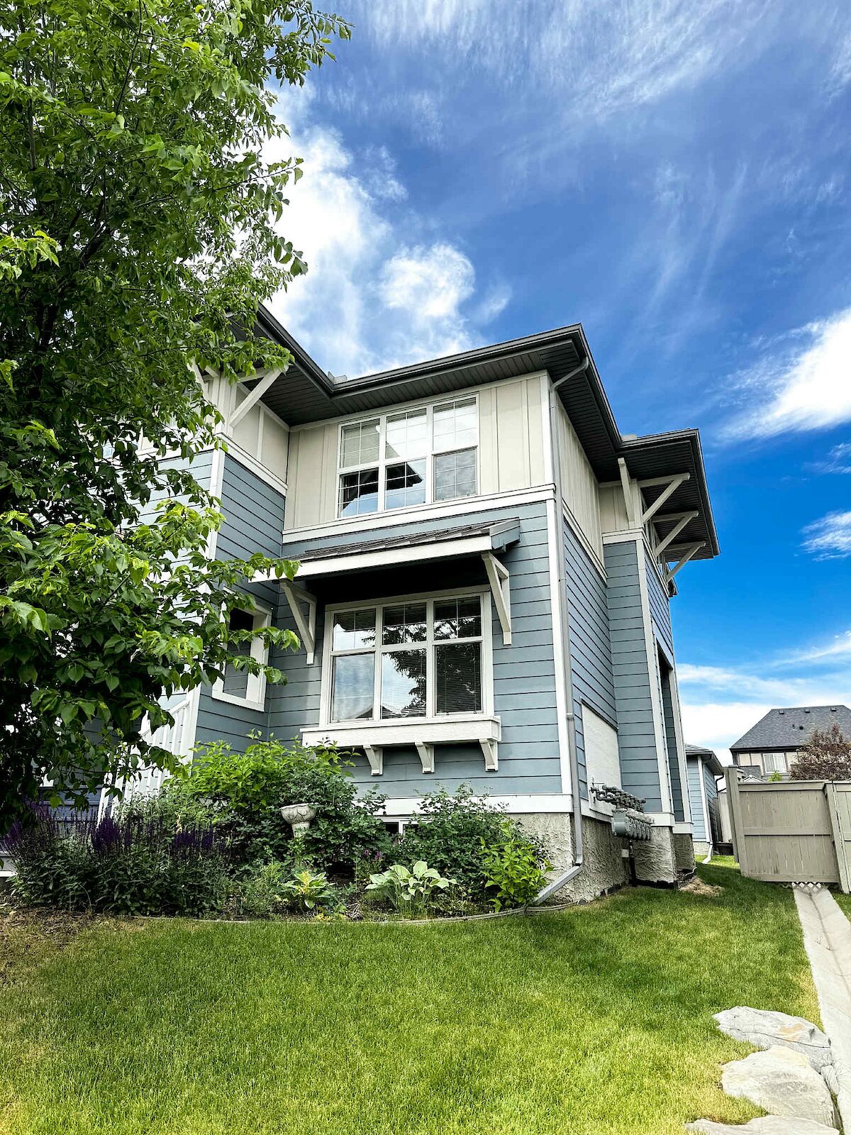 Calgary 4 bedrooms Duplex for rent. Property photo: 647685-1