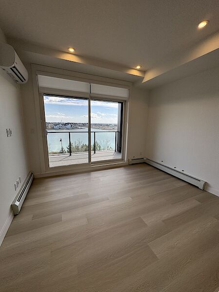 Calgary 2 bedrooms Condo Unit for rent. Property photo: 647746-2