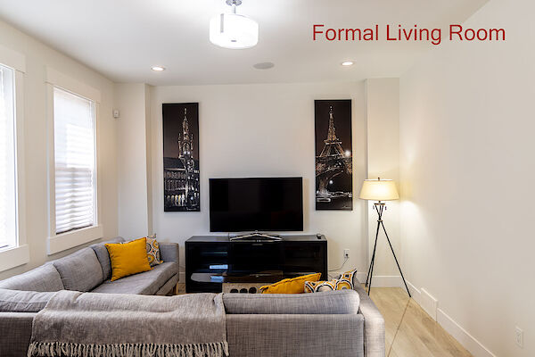 Calgary 4 bedrooms Duplex for rent. Property photo: 647748-2
